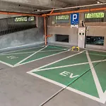 Hall Bliss - Premium Z Balkonem I Widokiem Na Ratusz Апартаменты