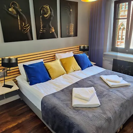Hall Bliss - Premium Z Balkonem I Widokiem Na Ratusz