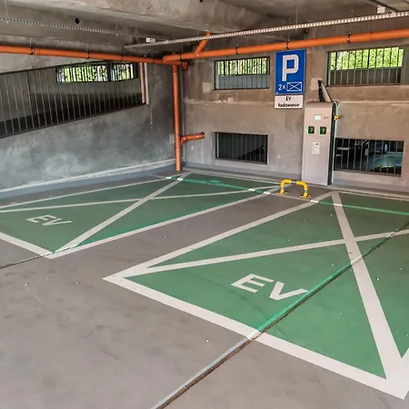 Hall Bliss - Premium Z Balkonem I Widokiem Na Ratusz Апартаменти