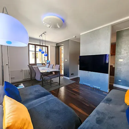 Hall Bliss - Premium Z Balkonem I Widokiem Na Ratusz Колобжег