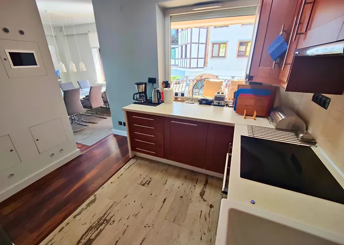 Hall Bliss - Premium Z Balkonem I Widokiem Na Ratusz